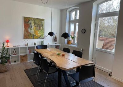 Spiseplads og opholdsrum